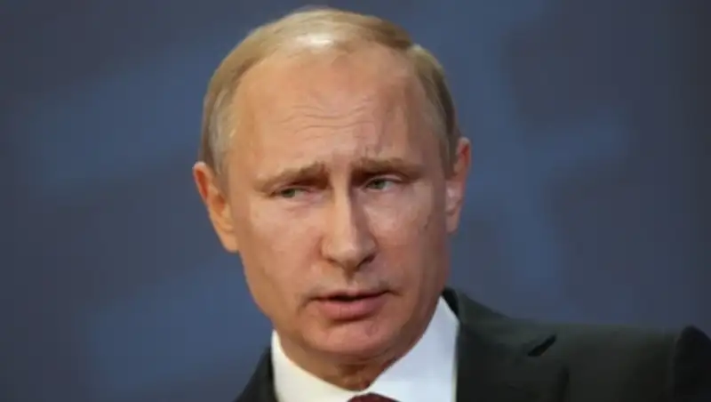 Рейтинг Путина снизился - опрос