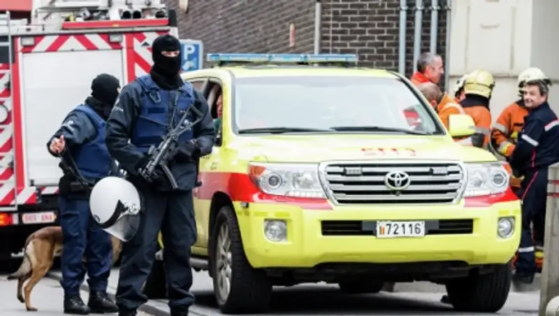 Один из разыскиваемых в Бельгии может быть в поясе со взрывчаткой