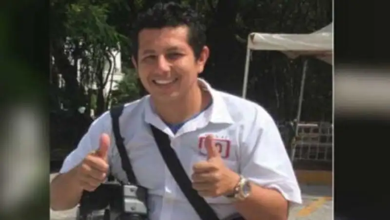 В Мексике киллер застрелил тележурналиста