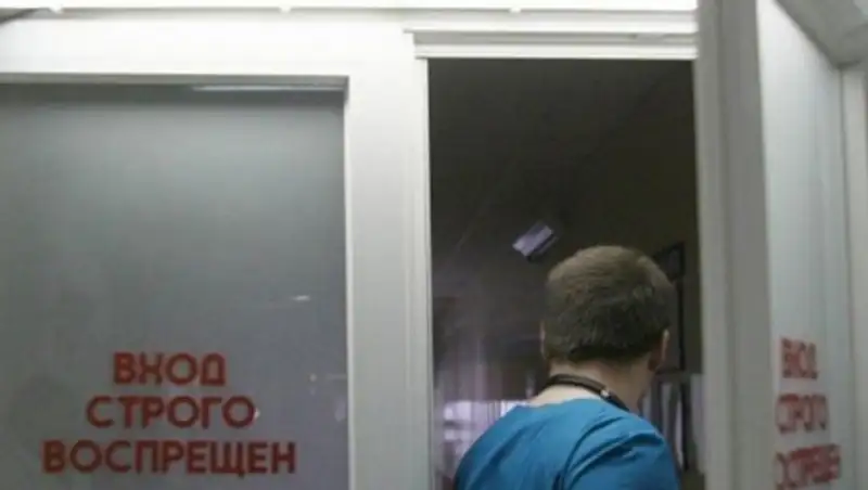 В Актау упавший с 4 этажа 2-х летний ребенок скончался в реанимации