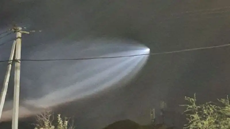 Ракета в ночном небе, фото - Новости Zakon.kz от 21.09.2022 20:57