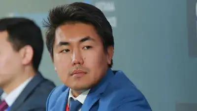 комментарий Олжаса Байдильдинова, фото - Новости Zakon.kz от 03.01.2022 13:20