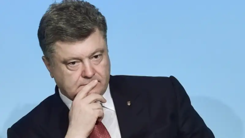 Порошенко одобрил сокращение социальных расходов на Украине