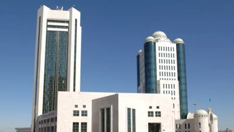 Сенатор И.Адырбеков принял члена Постоянного Комитета КПК СУАР КНР Г.Сабкейулы