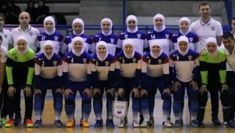 Женская сборная России по мини-футболу сыграла с Ираном в хиджабах