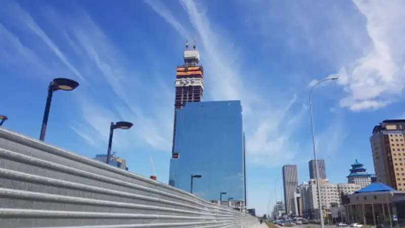 Столичный акимат опроверг проведение митинга рабочих "Абу Даби плаза"