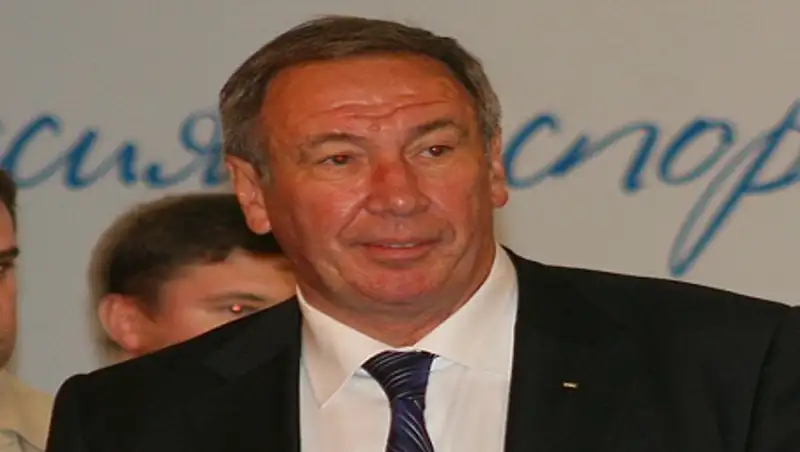 Президент Федерации тенниса России отстранен на год, за слова в адрес сестер Уильямс