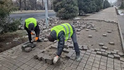 тротуар , фото - Новости Zakon.kz от 10.01.2022 12:16