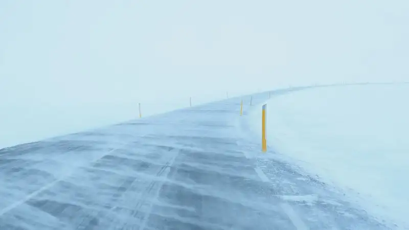 Метель, гололед и туман ожидаются в Казахстане