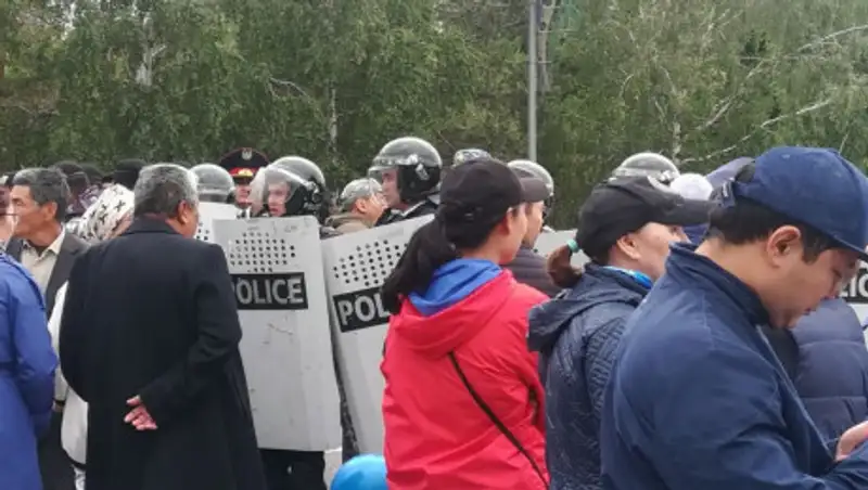 О задержании журналистов на митингах рассказали в МВД РК