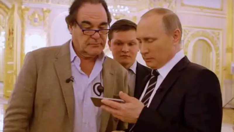 О том, кто бы мог сыграть Путина в кино, рассказал Оливер Стоун