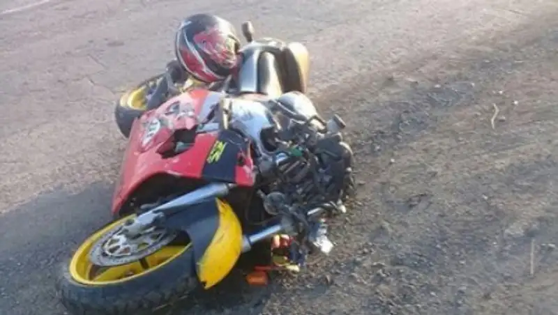 В Костанайской области мотоциклист умер после столкновения с коровой