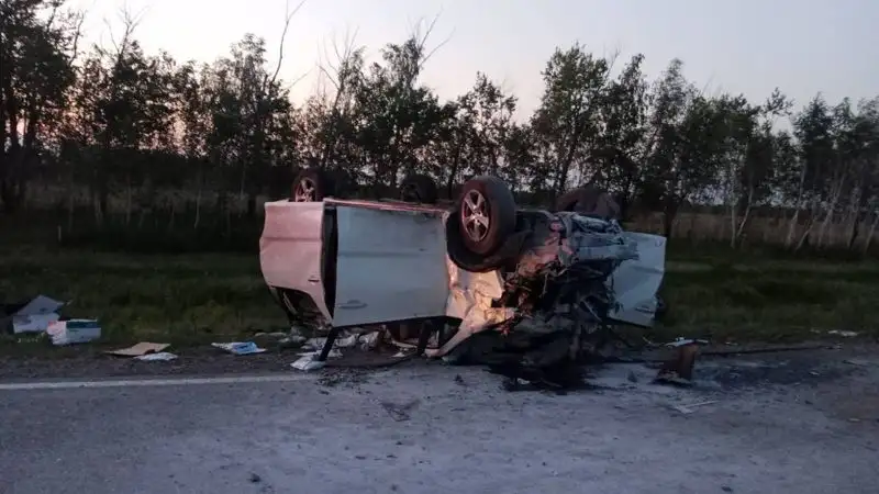 Два человека погибли в лобовом ДТП в Костанайской области