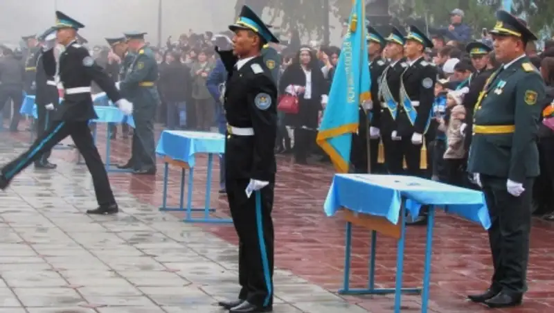 Впервые воспитанники военной школы дали клятву после перехода в ведение МО РК