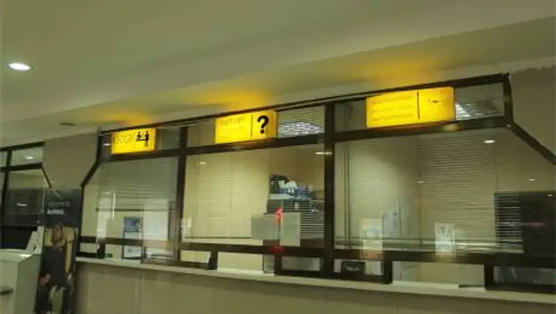 Пассажиры шымкентского аэропорта ночуют на полу