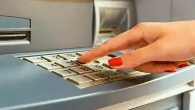 банковский автомат, фото - Новости Zakon.kz от 15.04.2016 20:54