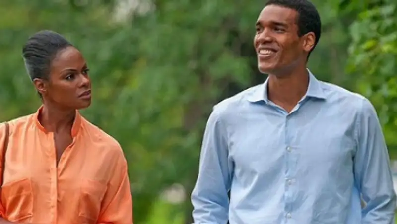 В сети появились фото со съемок мелодрамы про Барака и Мишель Обаму