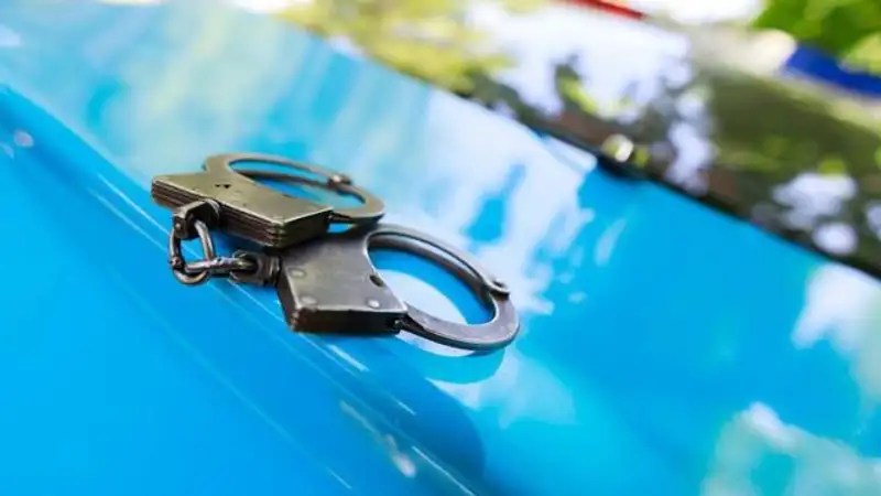 В Астане жители задержали мужчину, преследовавшего девочку