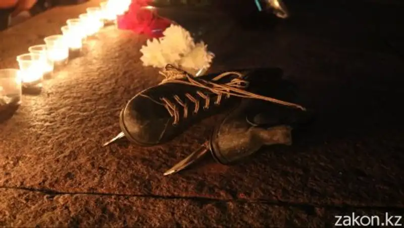 Алматинцы собрались, чтобы почтить память Дениса Тена