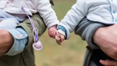 Уникальный случай: 51-летняя алматинка родила двойню, фото - Новости Zakon.kz от 03.08.2023 17:54