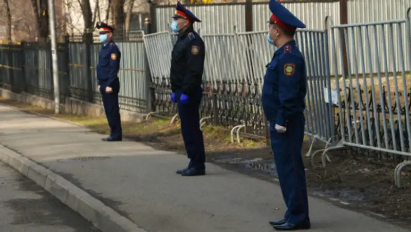 В Алматы продолжается масштабная дезинфекция