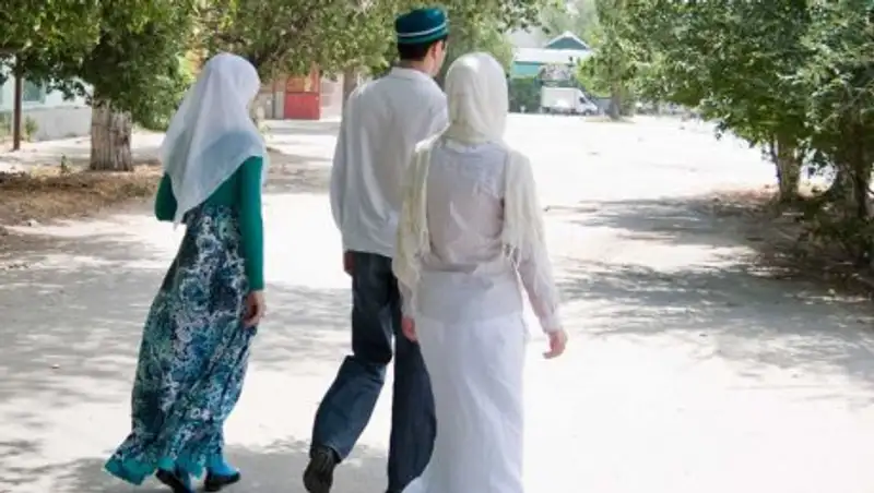 В Кыргызстане обещают поработать над ужесточением наказания за многоженство