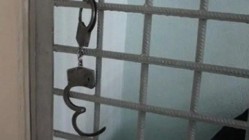 В Атырау арестовали полицейского, который подозревается в убийстве гражданина Узбекистана