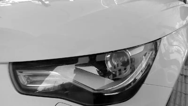 Автомобиль с мужчиной на капоте разъезжал по Актау