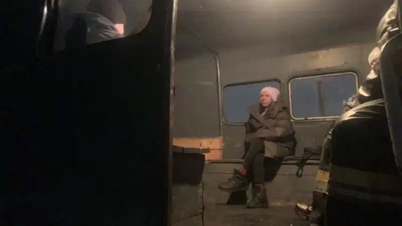 В ВКО спасатели эвакуировали при пожаре шесть человек