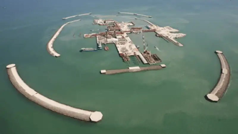 В Атырауской области морской трубопровод с Кашагана исследует робот