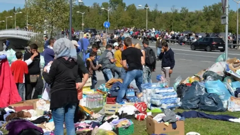 Тысячи беженцев продолжают прибывать в ФРГ, несмотря на погранконтроль