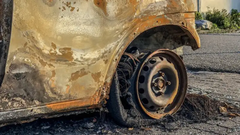 Три автомобиля сгорели на парковке в Петропавловске