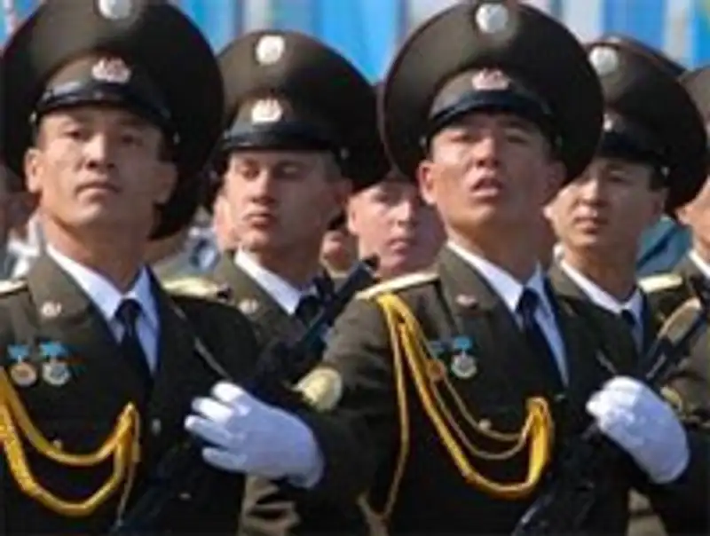 День защитника Отечества в Казахстане станет государственным праздником , фото - Новости Zakon.kz от 04.05.2012 15:16
