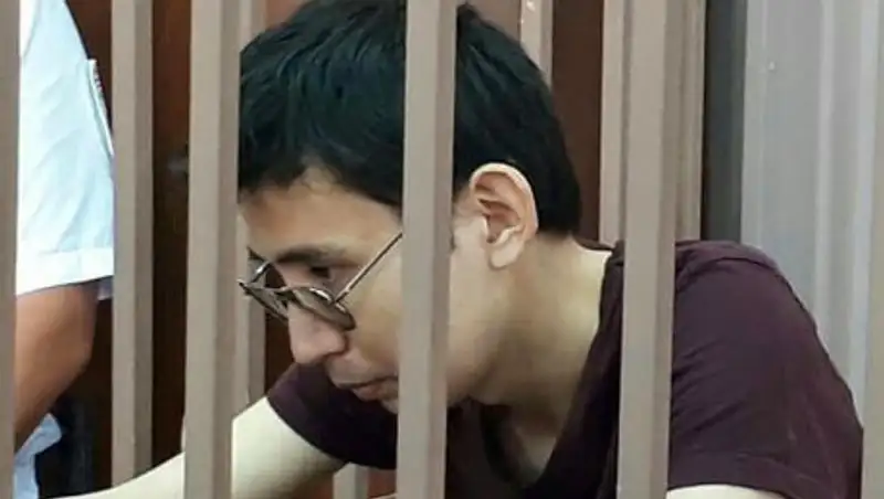 Казахстанец, ударивший ножом преподавателя в Москве, не идет на контакт с дипломатами