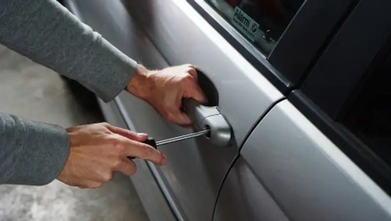 Восемь машин угнал в столице житель Костанайской области