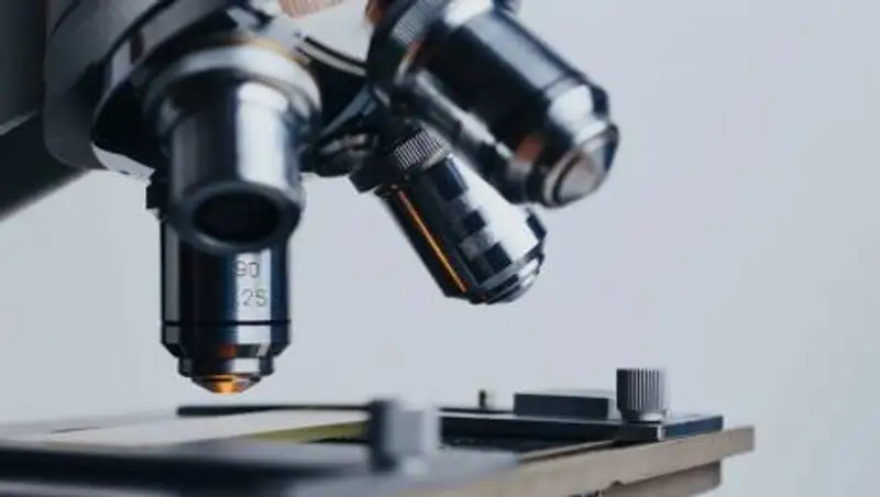 Врачи оценили риск неврологических осложнений после вакцинации от COVID-19