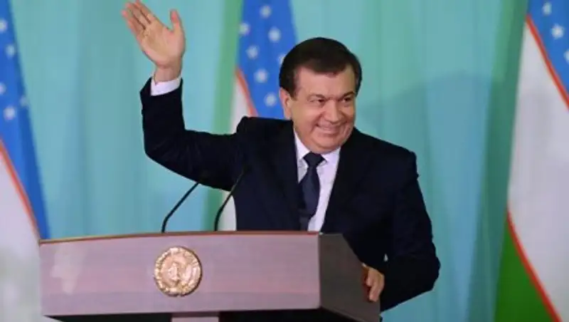 Глава Узбекистана поздравил граждан страны на русском и узбекском языках