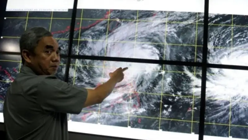 На Филиппины обрушился мощный тайфун "Коппу"