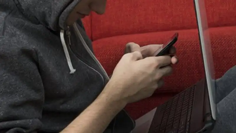 Смартфоны на Android оказались под угрозой из-за подслушивающего вируса