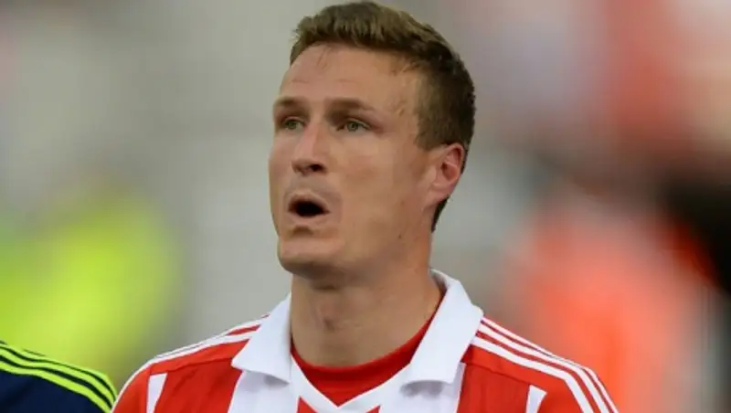 Футболист "Сток Сити" дисквалифицирован за желание угадать пол транссексуалов