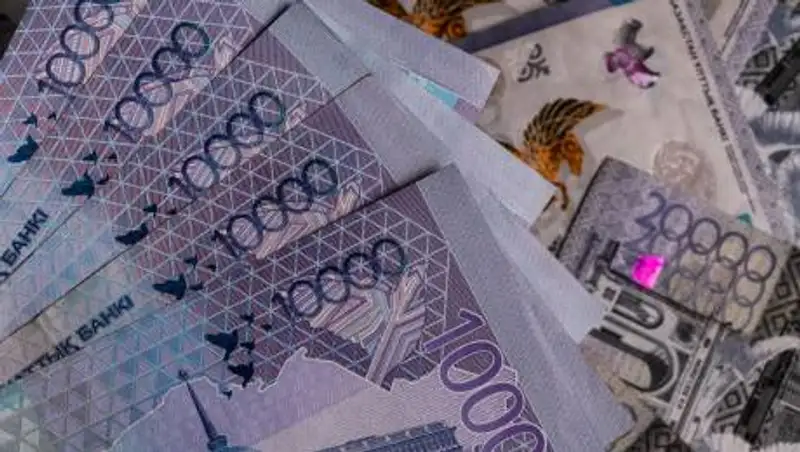 Приверженец ДРТ обманул троих алматинцев на миллионы тенге