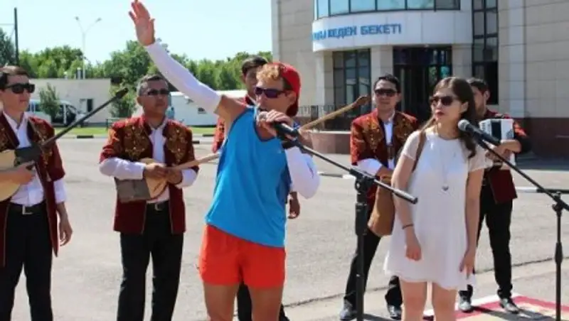 Американский ультра-марафонец пробежался с молодежью ЮКО