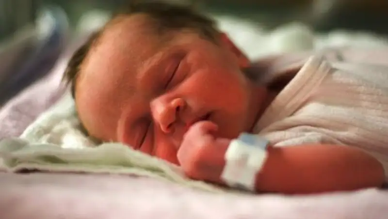 Внесены изменения в правила регистрации новорожденных