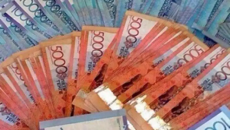 В Шымкенте задержана за взятку сотрудница центра таможенного оформления ДГД