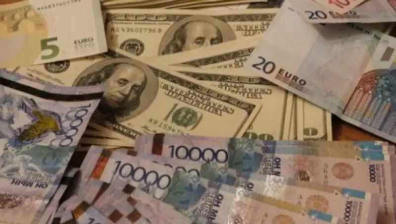 В какой валюте хранить сбережения, посоветовали эксперты