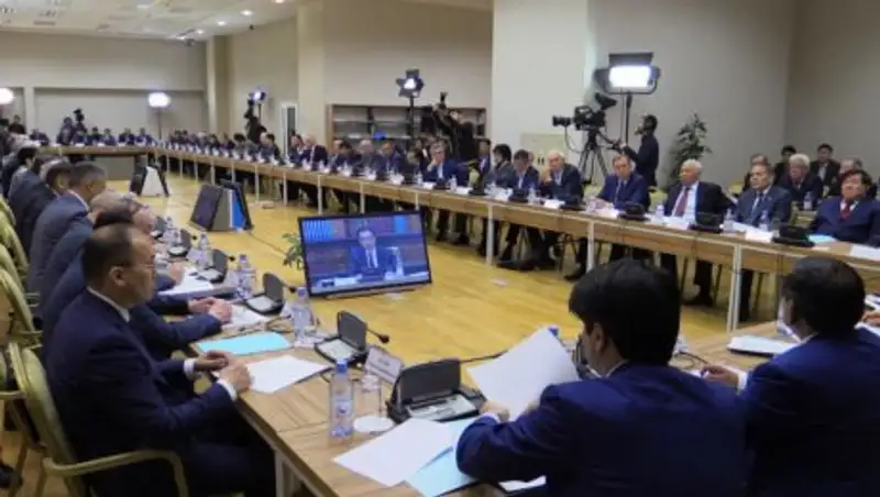 В Астане началось третье заседание Комиссии по земельной реформе