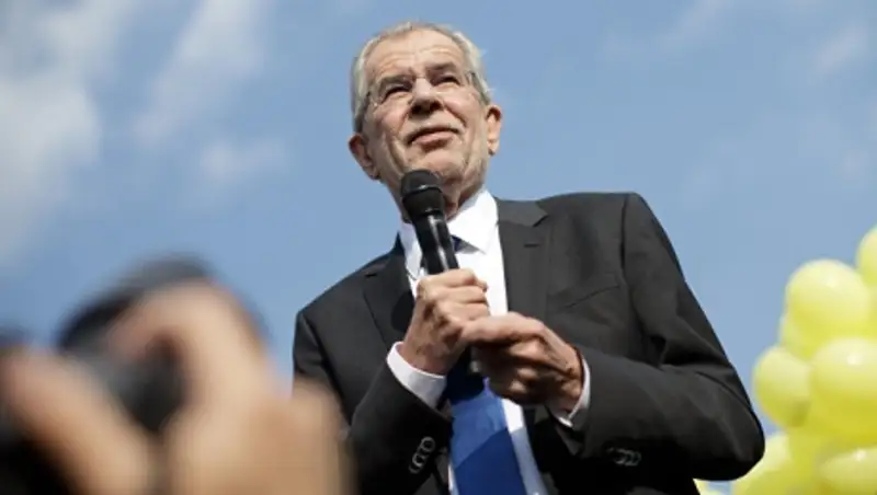 Назарбаев поздравил Ван дер Беллена с избранием на должность главы Австрии