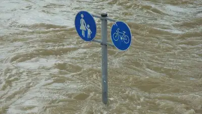 наводнение, фото - Новости Zakon.kz от 18.07.2022 00:05