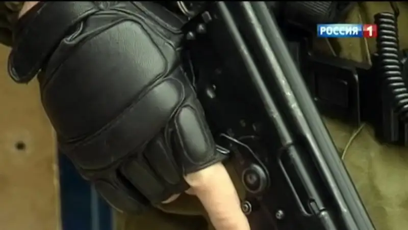 В Дагестане спецназ штурмует дом с боевиками