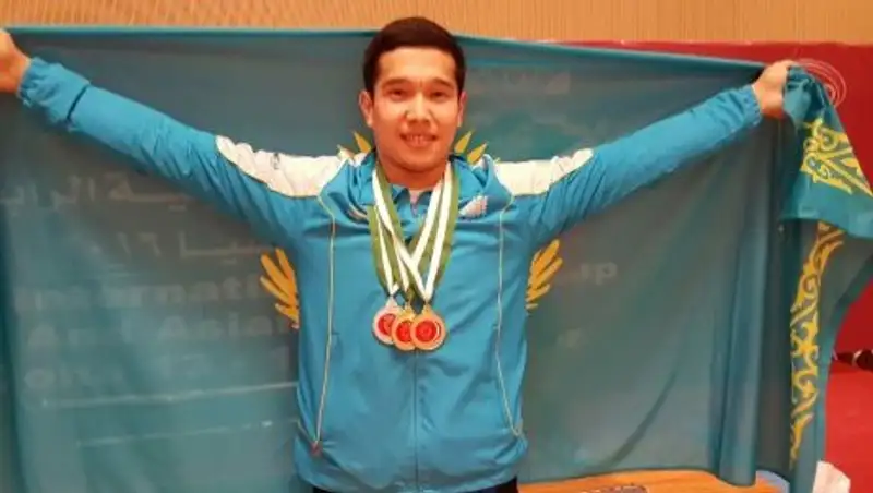 Тяжелоатлет Айдар Казов выиграл "золото" Универсиады